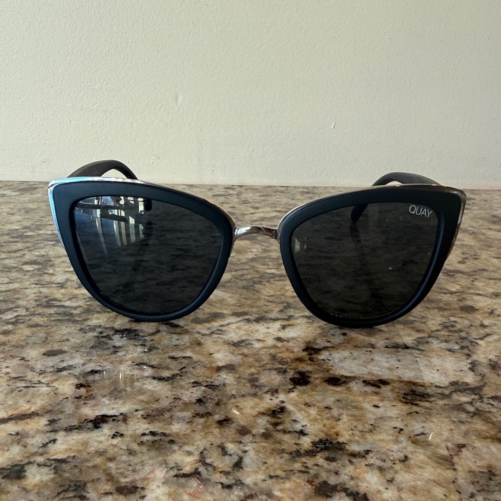 Quay Australia My Girl Sunglasses Black
